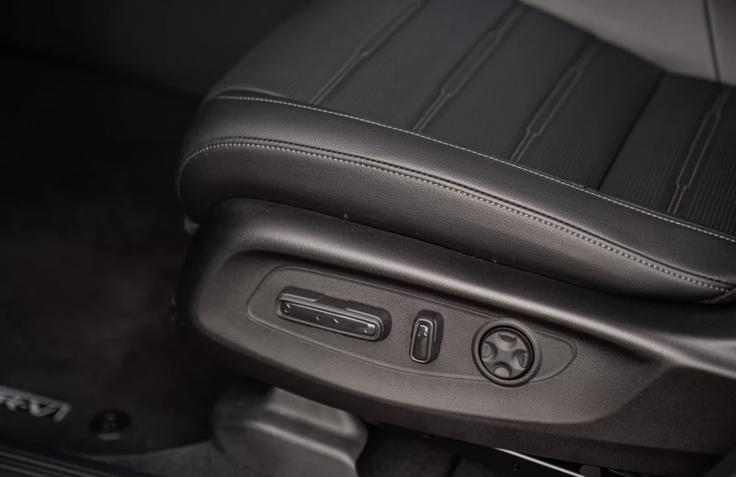 CR-V 2,0 I-MMD E:HEV AWD ADVANCE  obrázok č. 7