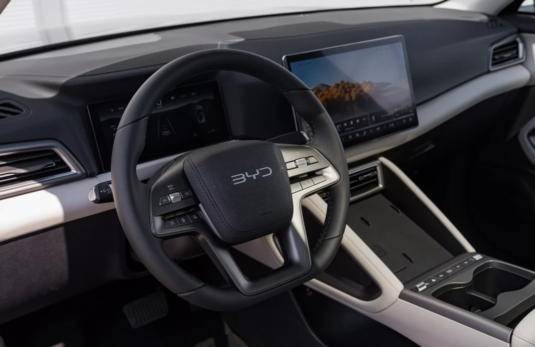 ATTO 2 DM-i Boost plug-in hybrid obrázok č. 3