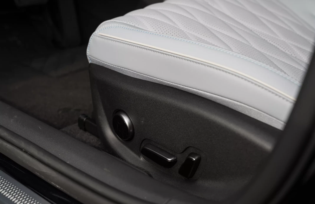 BYD SEAL Excellence AWD 82,5kWh obrázok č. 15