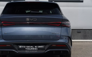 SEAL 6 DM-i Touring Comfort Lite  19 (kWh) plug in hybrid   obrázok č. 6