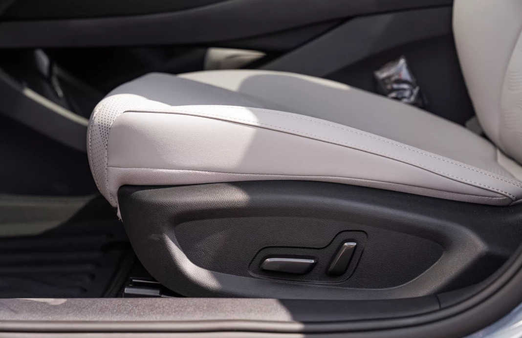 SEAL 6 DM-i Touring Comfort Lite  19 (kWh) plug in hybrid   obrázok č. 17