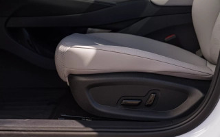 SEAL 6 DM-i Touring Comfort Lite  19 (kWh) plug in hybrid   obrázok č. 15