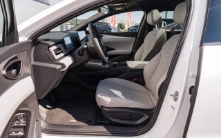 SEAL 6 DM-i Touring Comfort Lite  19 (kWh) plug in hybrid   obrázok č. 16