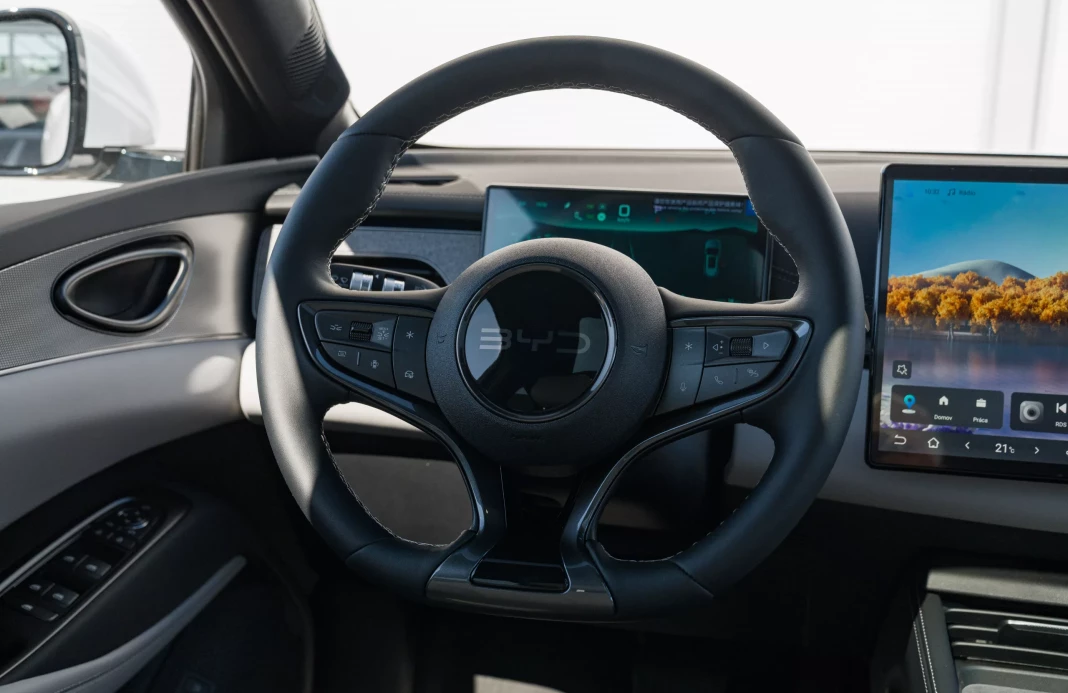 SEAL 6 DM-i Touring Comfort Lite  19 (kWh) plug in hybrid   obrázok č. 12