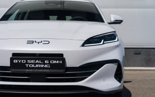 SEAL 6 DM-i Touring Comfort Lite  19 (kWh) plug in hybrid   obrázok č. 5