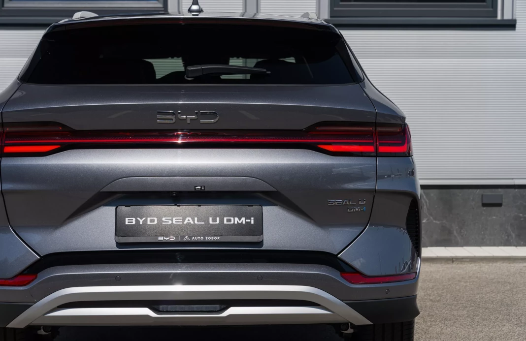 SEAL U DM-i DESIGN AWD 18,3 kWh plug-in hybrid obrázok č. 4