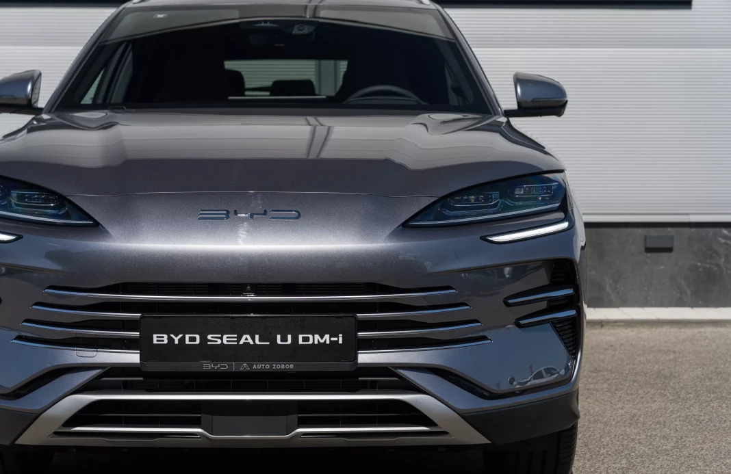 SEAL U DM-i DESIGN AWD 18,3 kWh plug-in hybrid obrázok č. 4