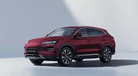 SEAL U DM-i DESIGN AWD 26,6 kWh plug-in hybrid / FACELIFT 2027