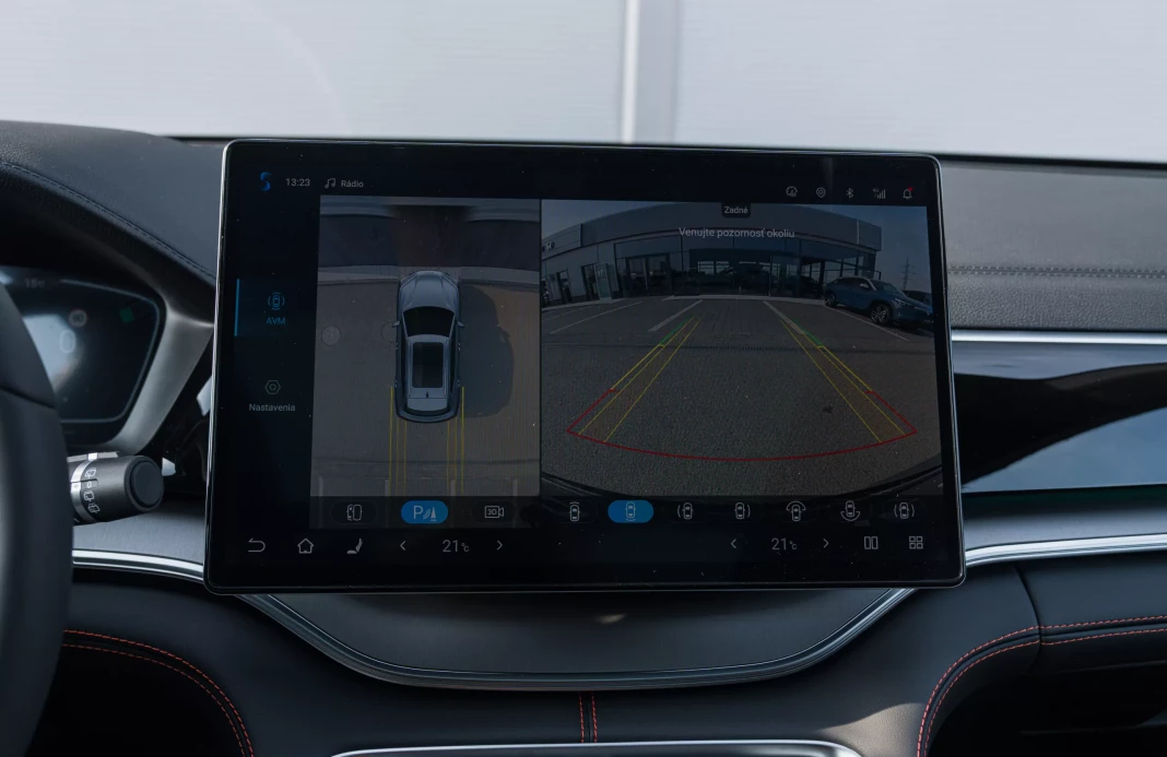 SEAL U DM-i DESIGN AWD 18,3 kWh obrázok č. 19