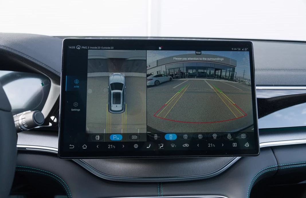 SEAL U DM-i DESIGN AWD 18,3 kWh obrázok č. 18