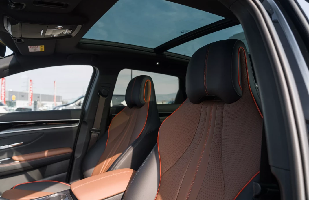 SEAL U DM-i DESIGN AWD 18,3 kWh obrázok č. 18