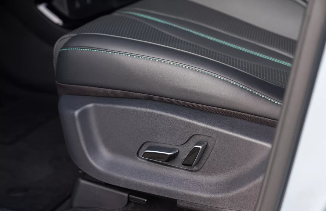 SEAL U DM-i DESIGN AWD 18,3 kWh obrázok č. 17