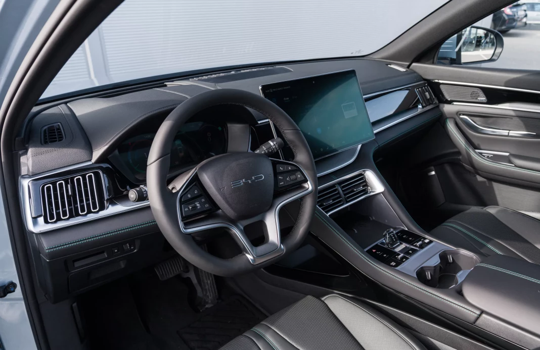 SEAL U DM-i DESIGN AWD 18,3 kWh obrázok č. 14