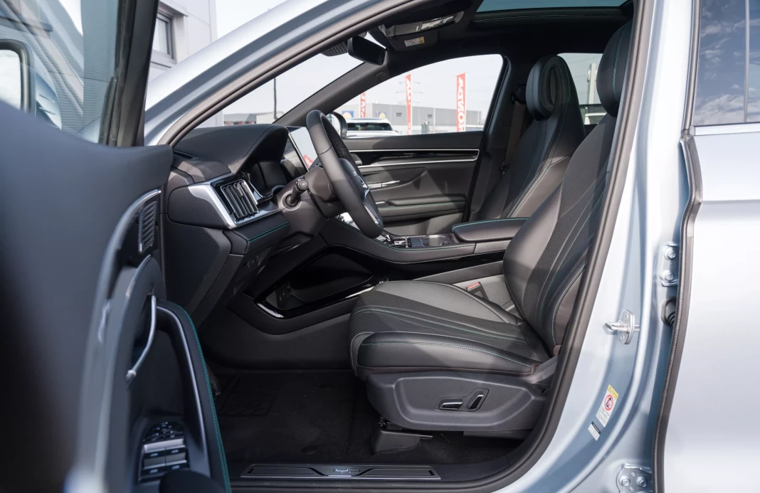 SEAL U DM-i DESIGN AWD 18,3 kWh obrázok č. 13