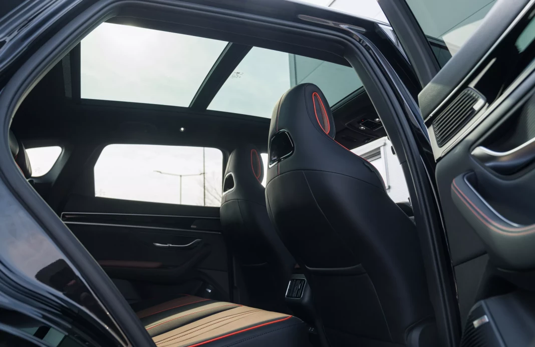 SEAL U DM-i DESIGN AWD 18,3 kWh obrázok č. 13