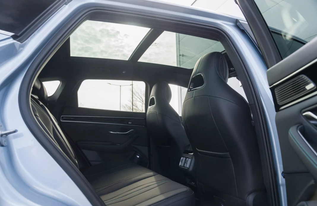 SEAL U DM-i DESIGN AWD 18,3 kWh obrázok č. 12