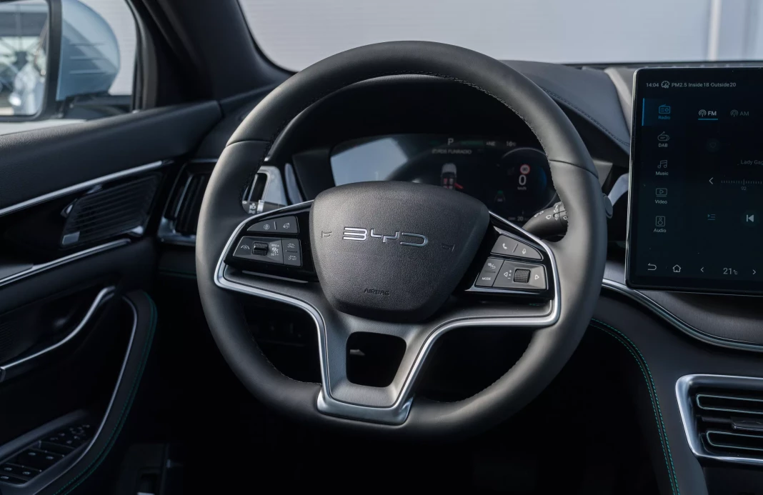 SEAL U DM-i DESIGN AWD 18,3 kWh obrázok č. 11