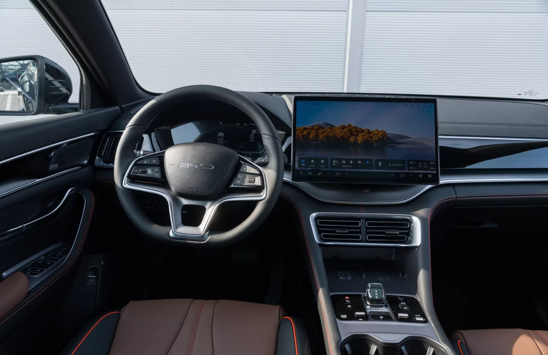 SEAL U DM-i DESIGN AWD 18,3 kWh obrázok č. 10