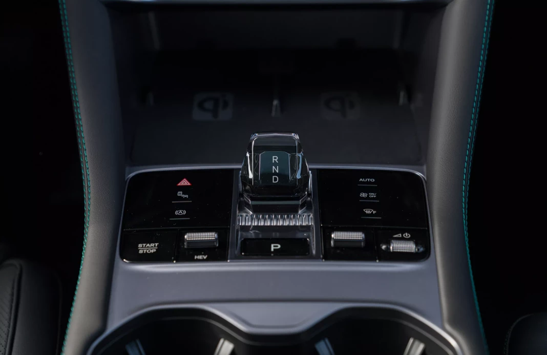 SEAL U DM-i DESIGN AWD 18,3 kWh obrázok č. 9