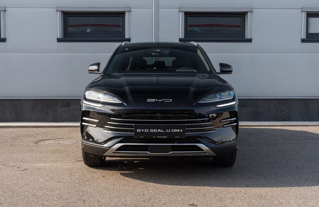 SEAL U DM-i DESIGN AWD 18,3 kWh obrázok č. 5