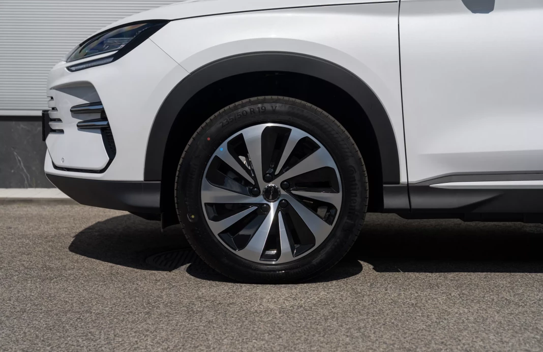 SEAL U DM-i DESIGN AWD 18,3 kWh plug-in hybrid obrázok č. 1