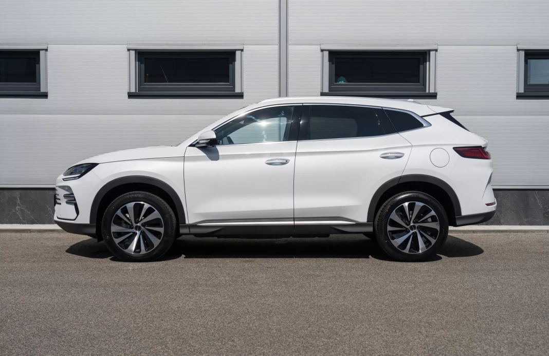SEAL U DM-i DESIGN AWD 18,3 kWh plug-in hybrid obrázok č. 2
