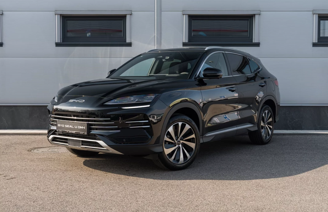 SEAL U DM-i DESIGN AWD 18,3 kWh obrázok č. 0