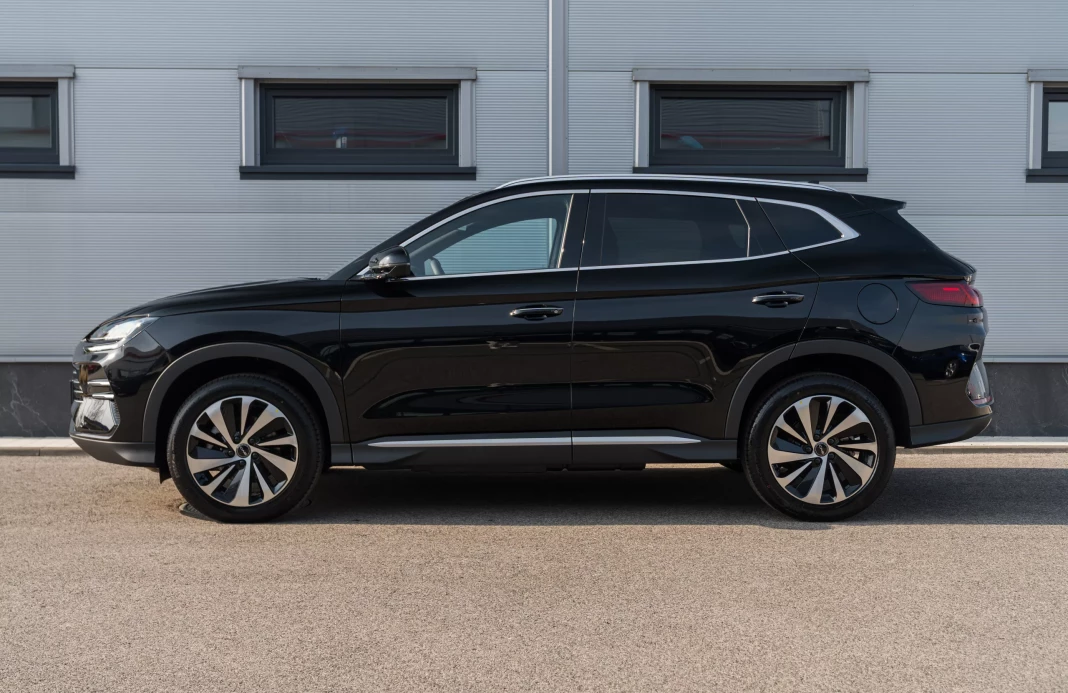 SEAL U DM-i DESIGN AWD 18,3 kWh obrázok č. 1