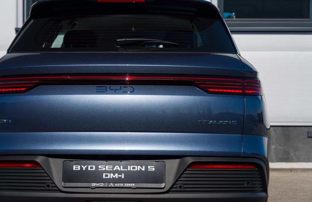 SEALION 5 DM-i Comfort 12,6 kWh plug-in hybrid obrázok č. 7