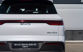 SEALION 5 DM-i DESIGN 18,3 kWh plug-in hybrid obrázok č. 4