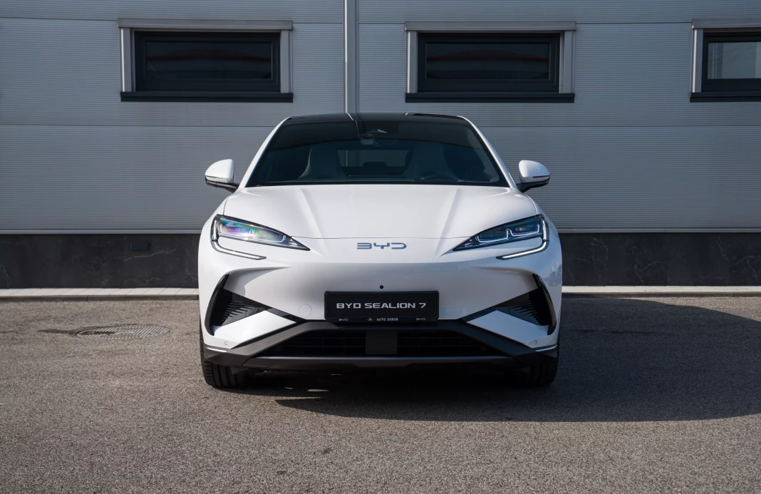 BYD SEALION 7 Excellence AWD 91,3 kWh 4x4 elektro obrázok č. 5