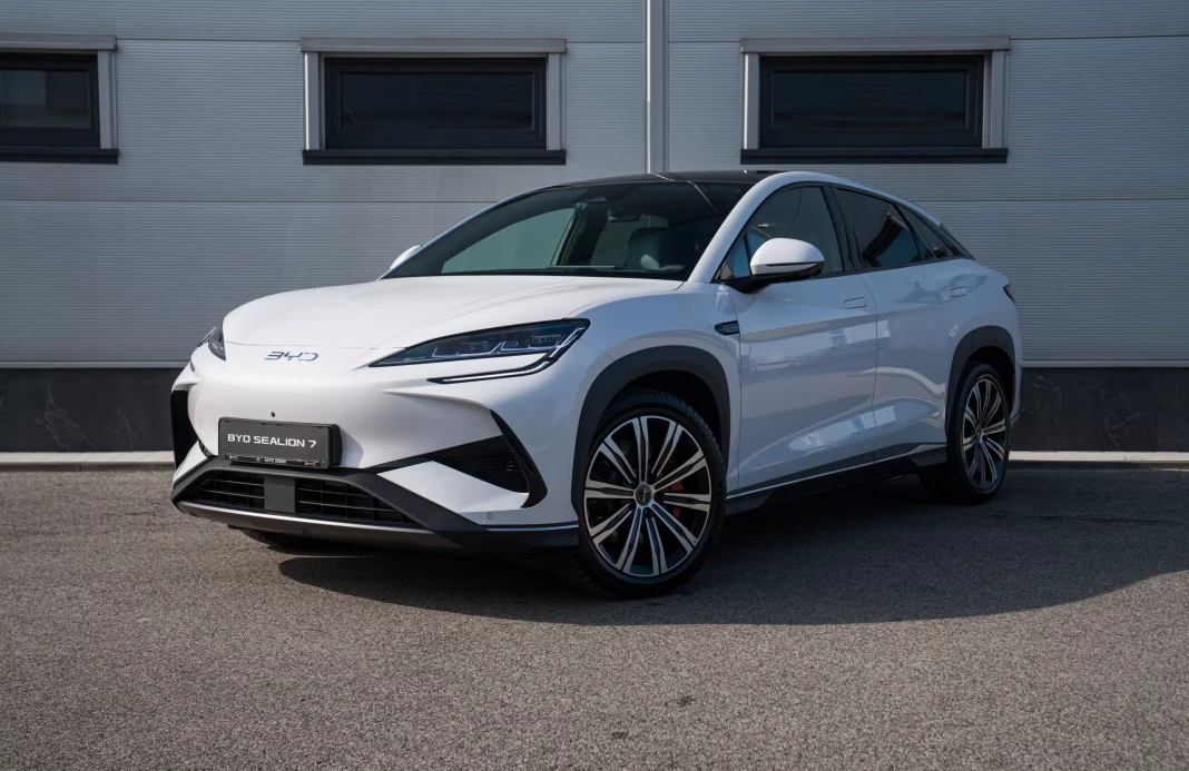 BYD SEALION 7 Excellence AWD 91,3 kWh 4x4 elektro obrázok č. 0
