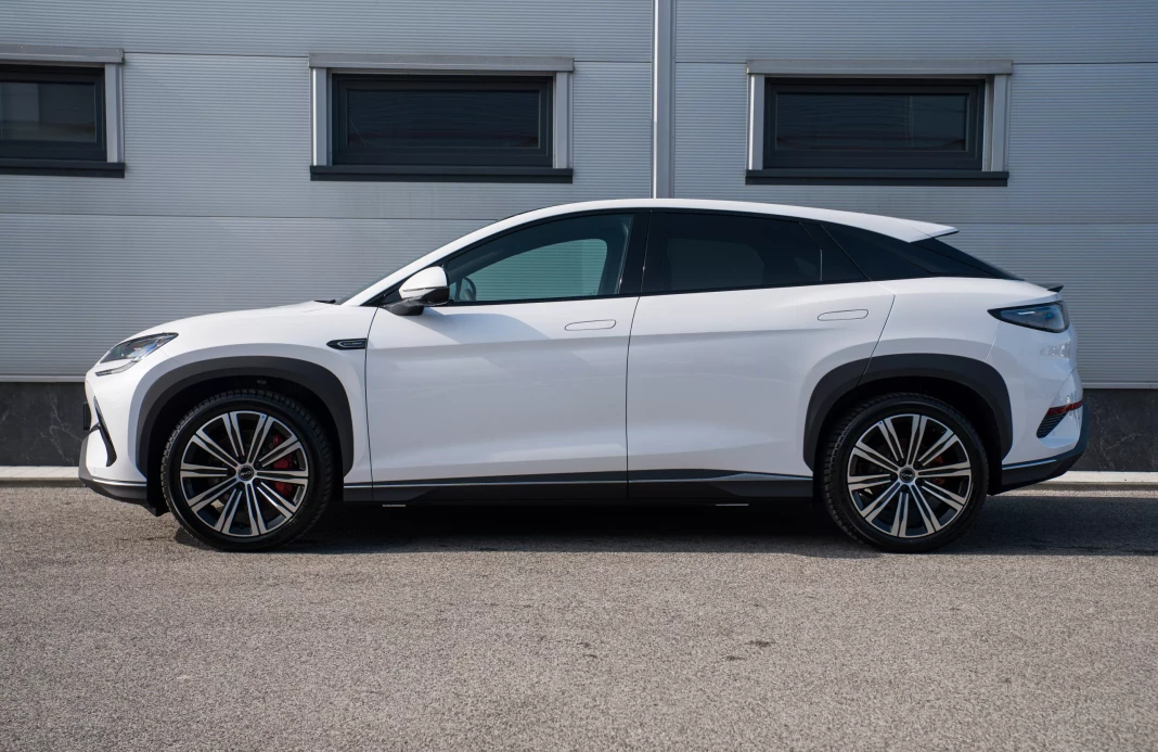 BYD SEALION 7 Excellence AWD 91,3 kWh 4x4 elektro obrázok č. 2