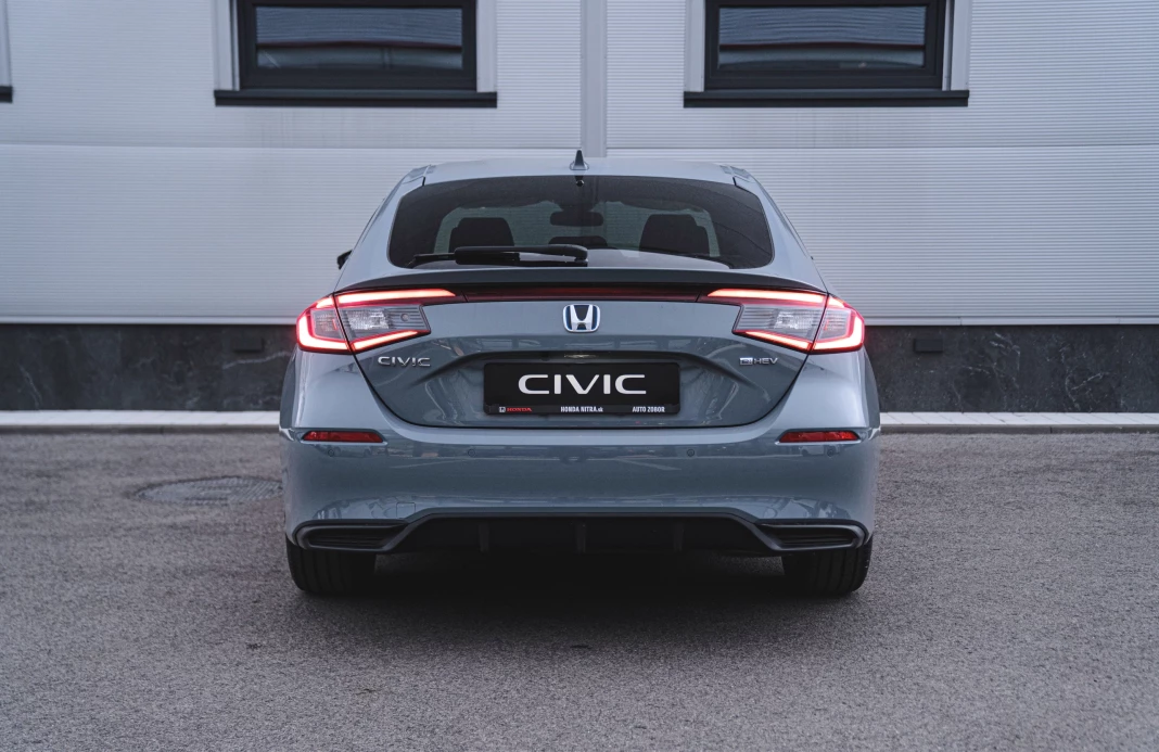 CIVIC 2,0 I-MMD ELEGANCE  obrázok č. 3