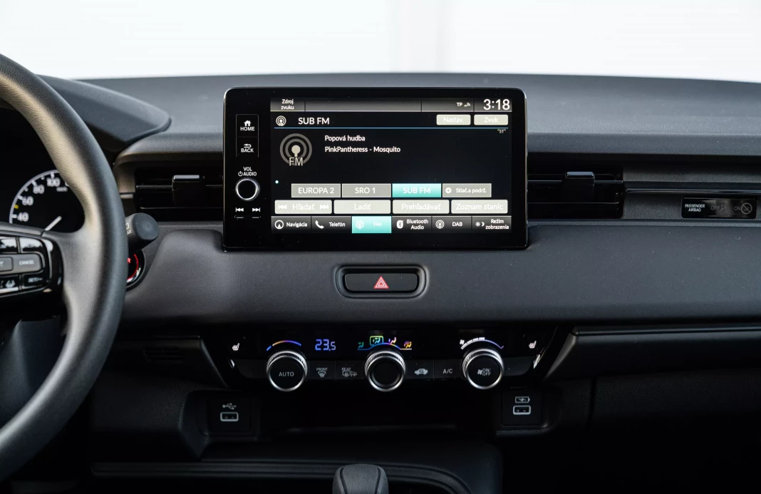 HR-V E:HEV 1,5 I-MMD  ELEGANCE obrázok č. 11