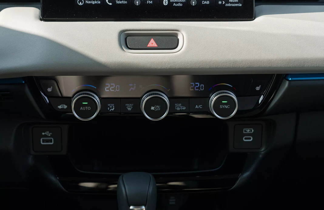 HR-V e:HEV 1,5 i-MMD   ADVANCE STYLE obrázok č. 16