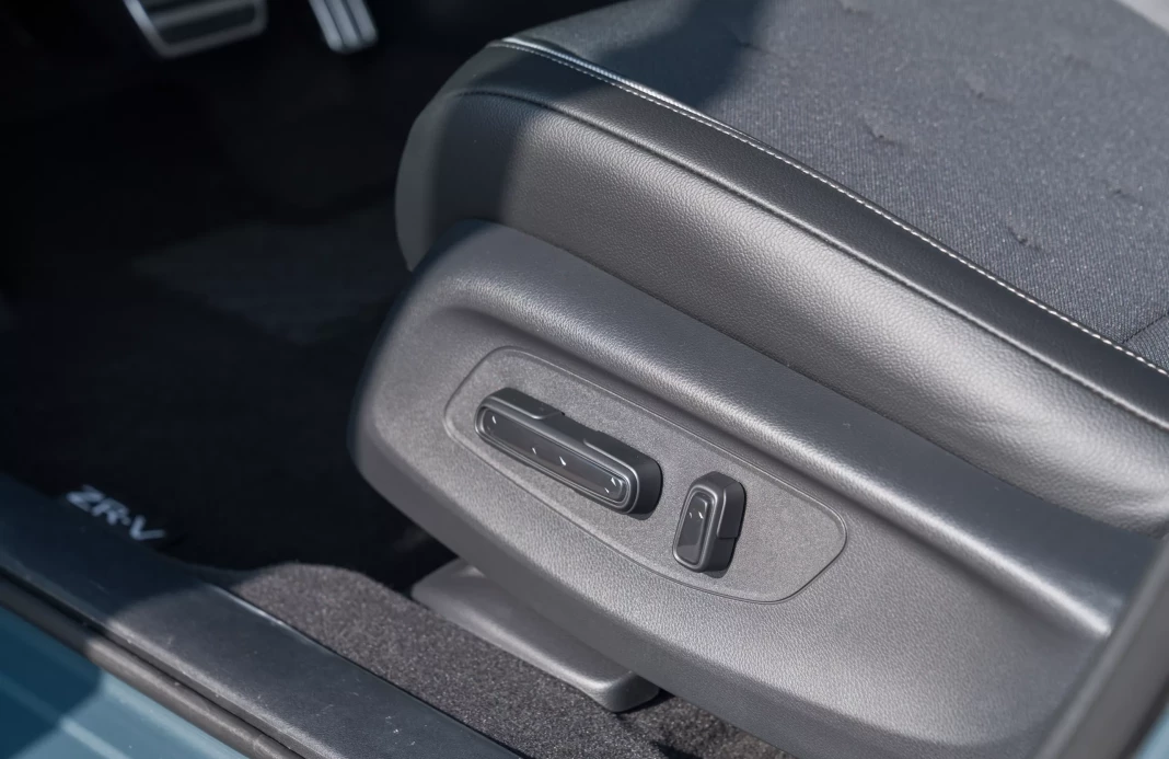 ZR-V E:HEV 2,0 I-MMD SPORT    obrázok č. 15